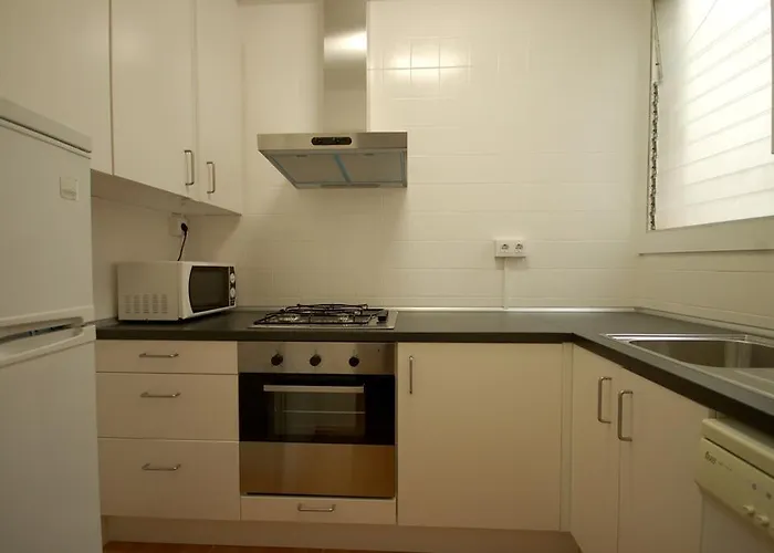 Apartament Lets Holidays Near